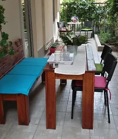 Irida Equanimity And Cozy Apartment